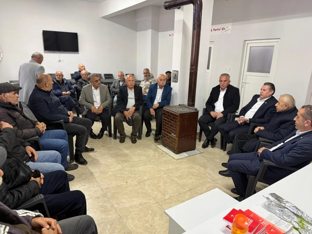 Amasya Vekili Karagöz Taşova’da Vatandaşlarla Buluştu 6