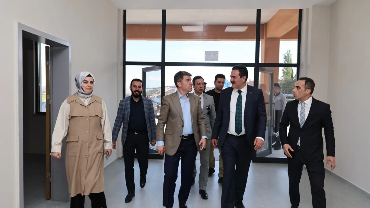 Amasya'da 459 Kişilik Spor Salonu Hizmete Hazır 1