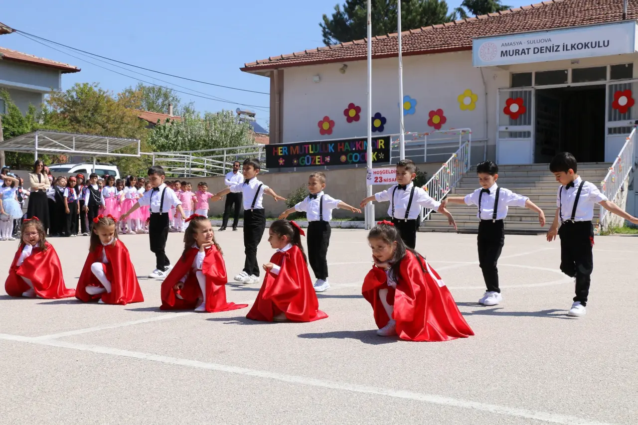 Amasya’da “Maarifin Kalbinde Çocuk Şenliği” Coşkusu 2