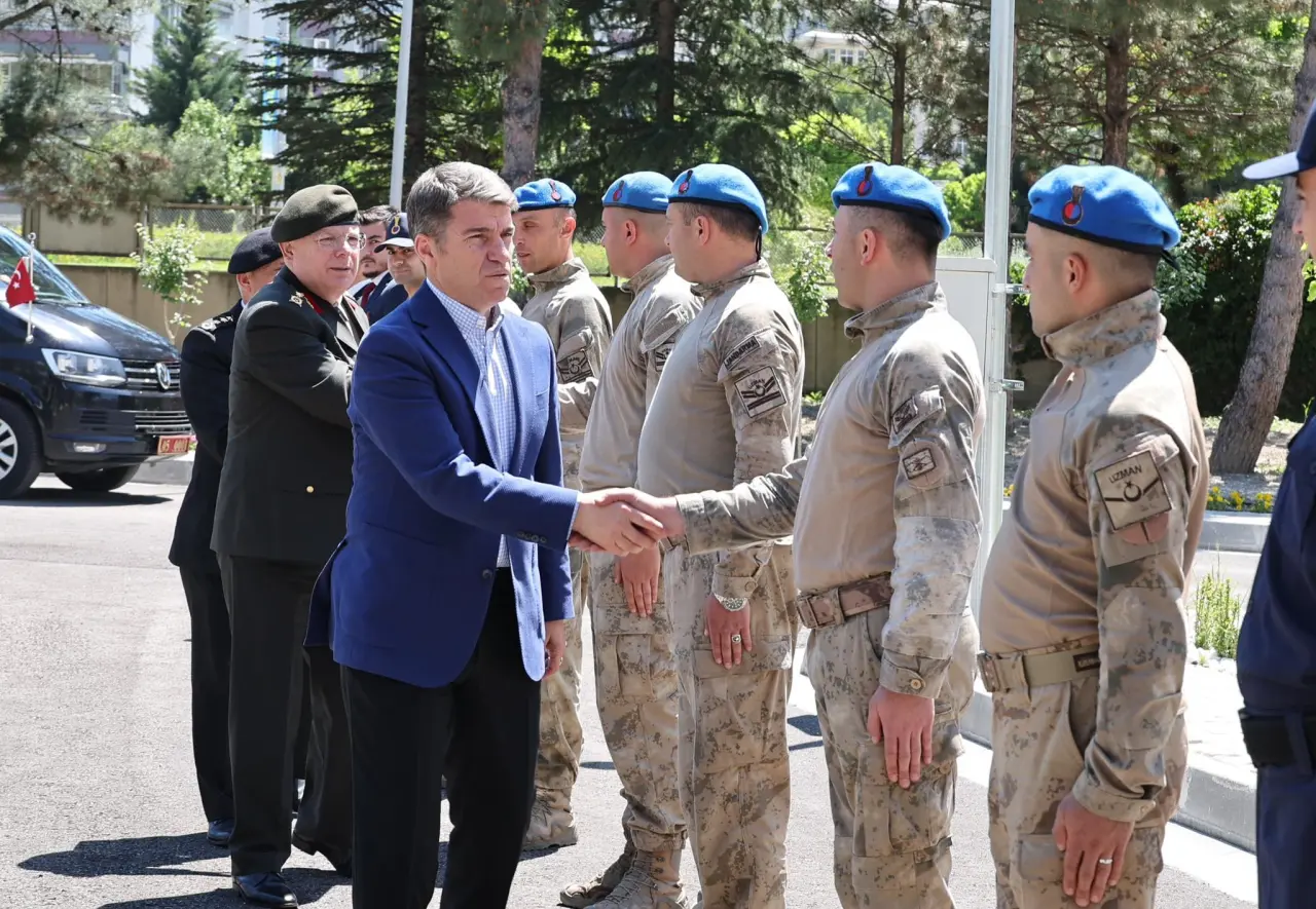 Amasya’da Polis Ve Jandarmayla Bayramlaşma 4