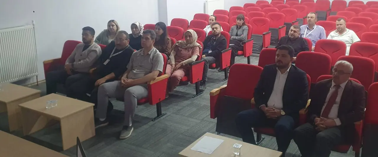 Amasya’da Sağlık Yöneticilerine Disiplin ve İzin İşlemleri Eğitimi 1