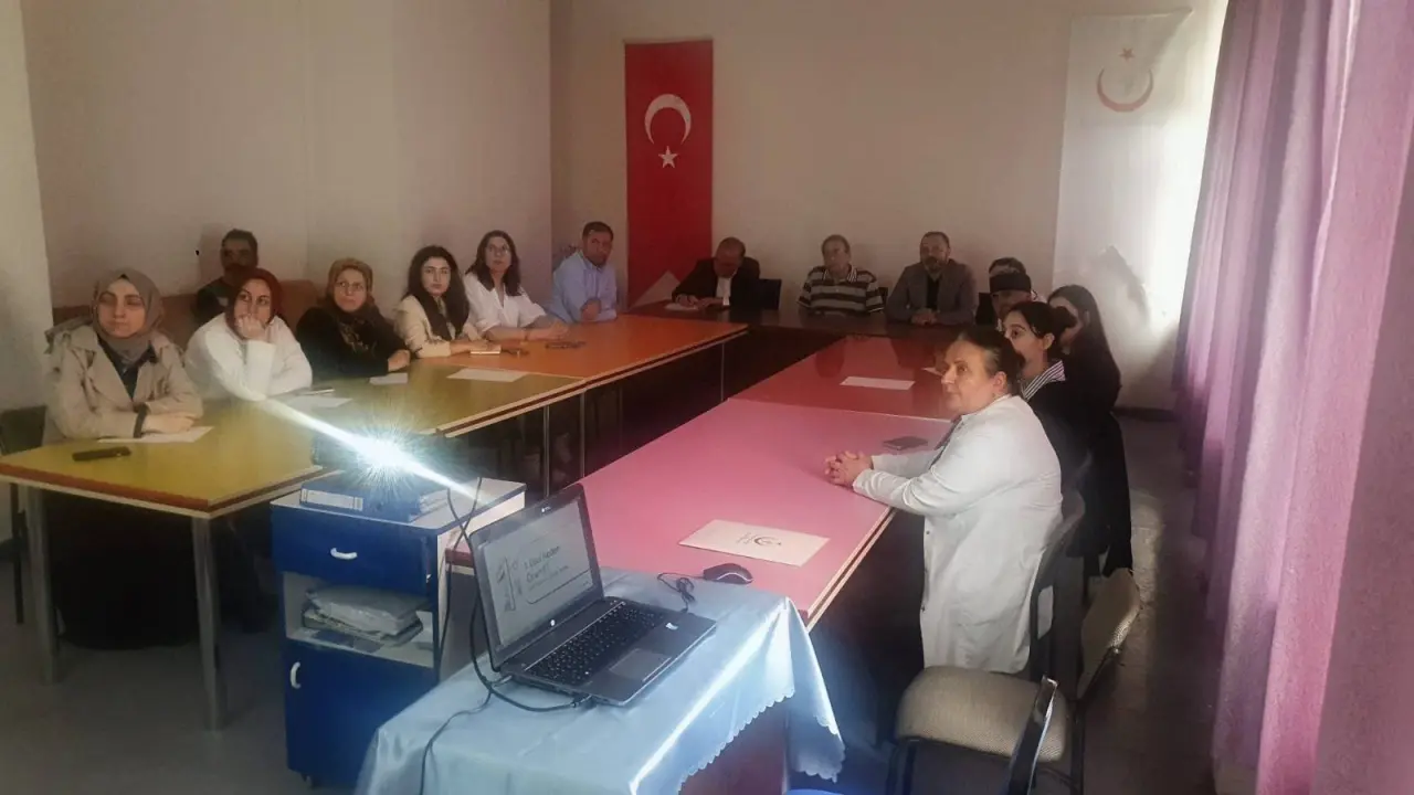 Amasya’da Sağlık Yöneticilerine Disiplin ve İzin İşlemleri Eğitimi 3