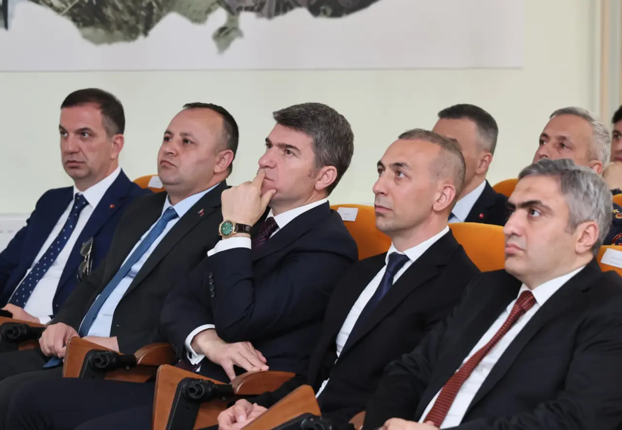 Amasya’da Sahipsiz Hayvanlar Masaya Yatırıldı 2