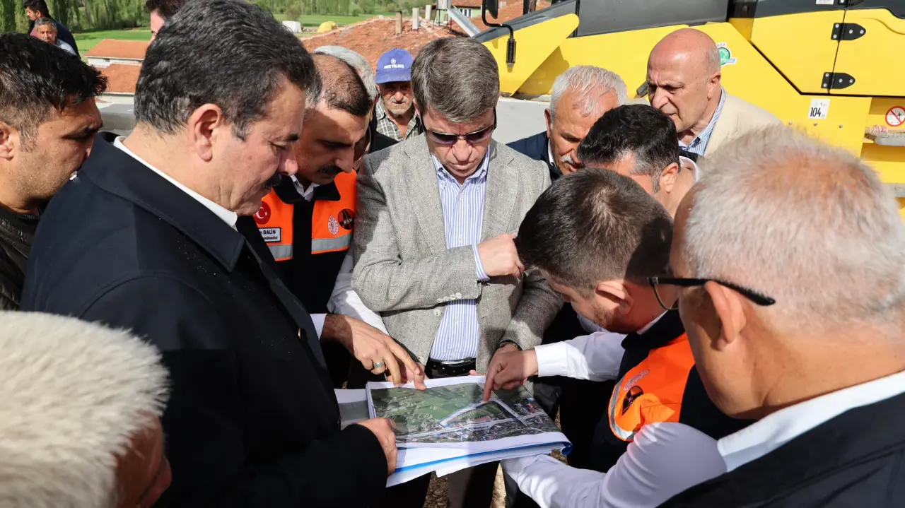 Amasya’da Sulama ve Yol Hamlesi 4