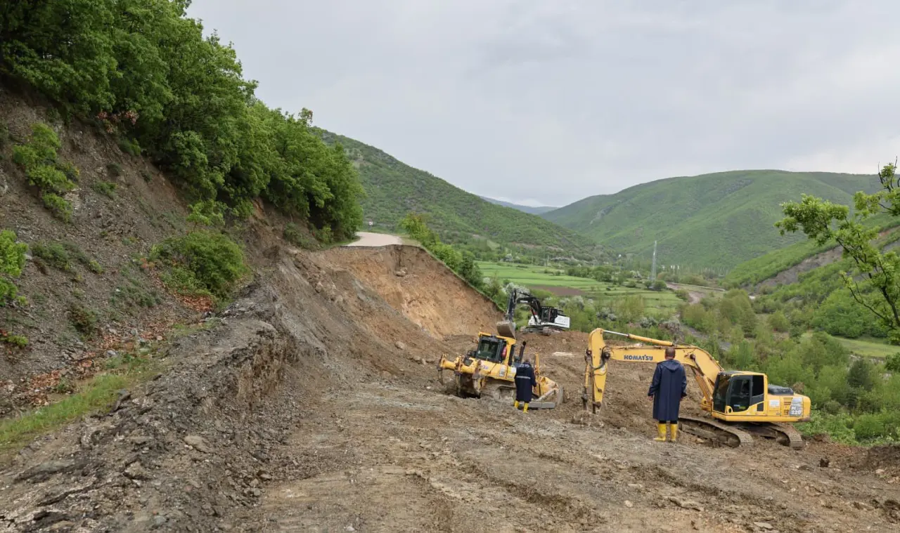 Amasya’da Toprak Kayması Paniği 3