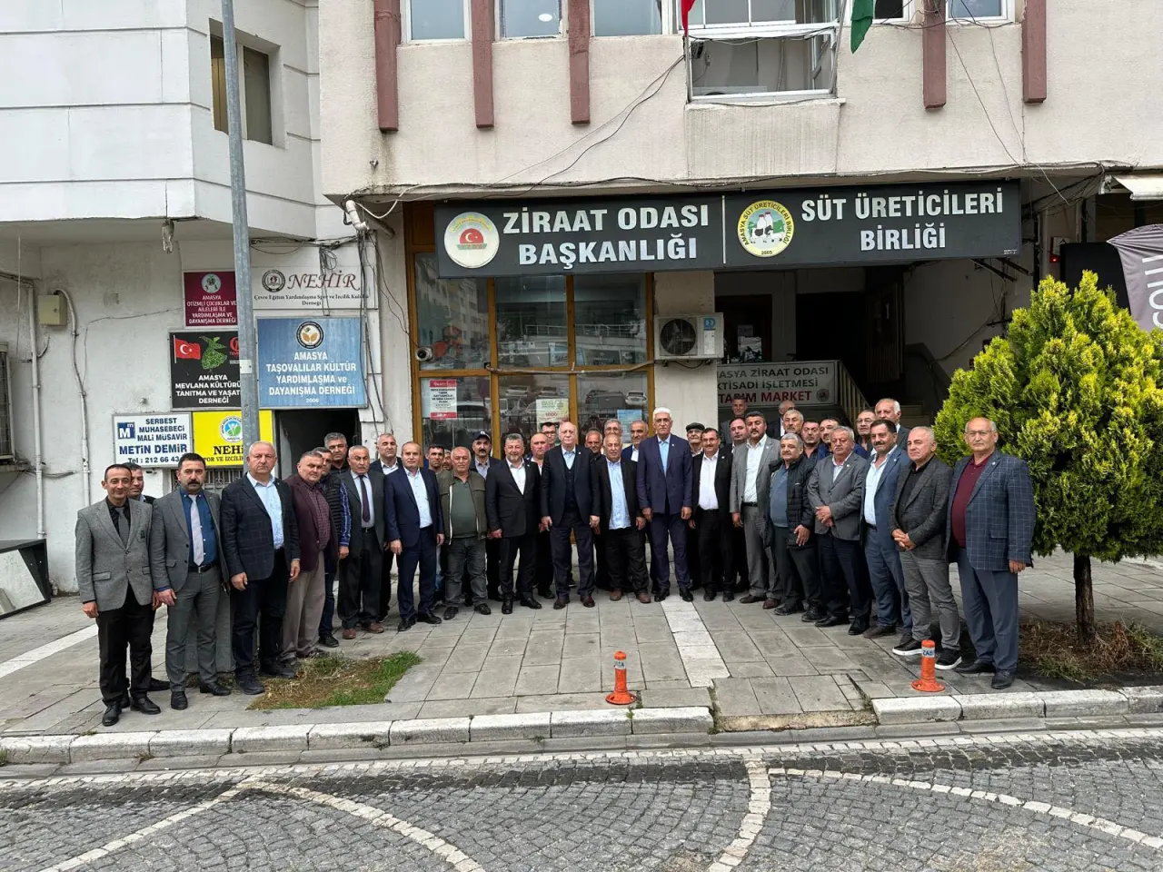 Amasyalı Çiftçinin Zararını TZOB Heyeti Yerinde İncelendi 3
