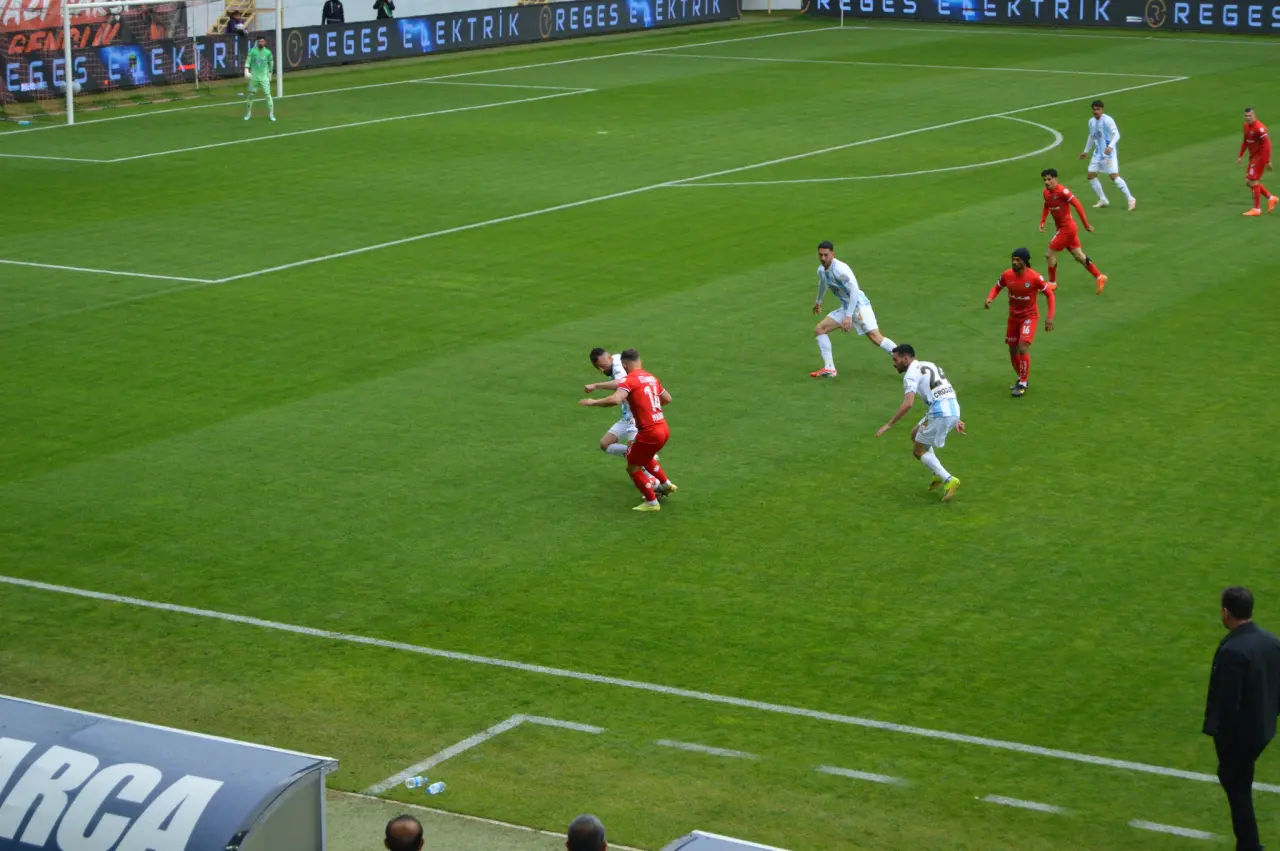 ARCA ÇORUM FK’NIN UMUDU PLAY-OFF’LARDA 4