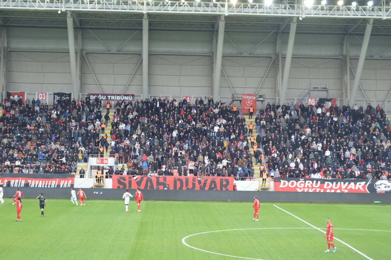 ARCA ÇORUM FK’NIN UMUDU PLAY-OFF’LARDA 1