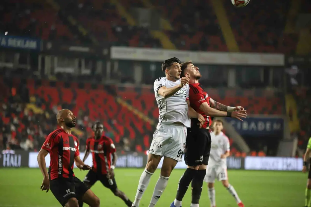 Beşiktaş ilk yarıda işi bitirdi 3