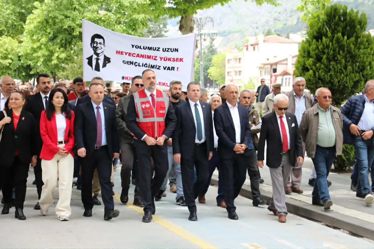 CHP Gençliği Sloganlar Eşliğinde Yürüdü 3
