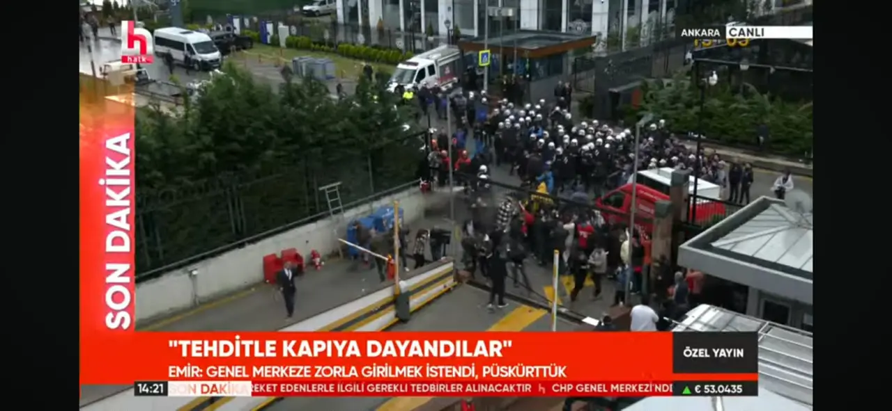 CHP Genel Merkezi Önünde Gerilim: İl Başkanlarına Biber Gazlı Müdahale 1
