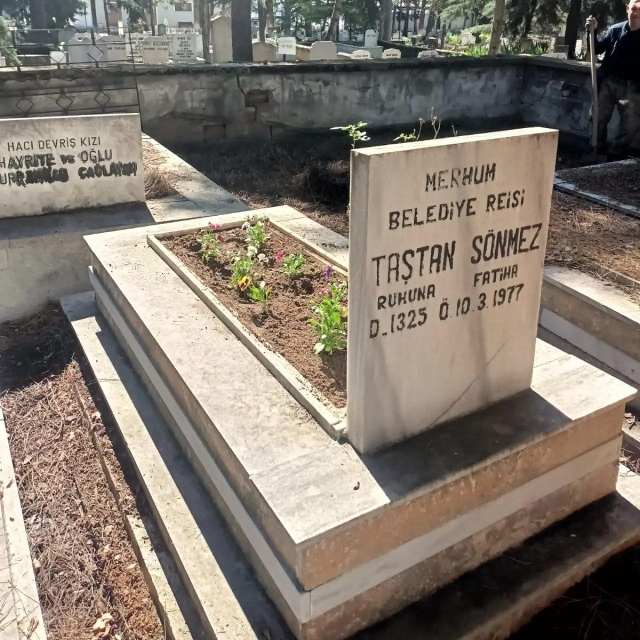 Eski Başkanların Kabirleri Unutulmadı 1