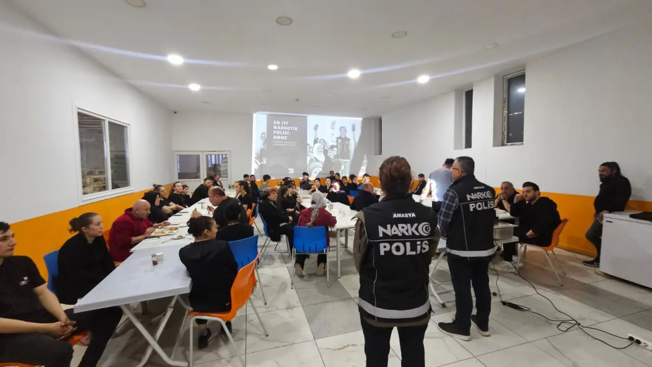Gümüşhacıköy’de 365 Kişiye Narkotik Eğitimi! 3