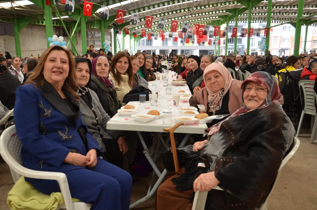 Gümüşhacıköy’de Anneler Günü Coşkusu 7