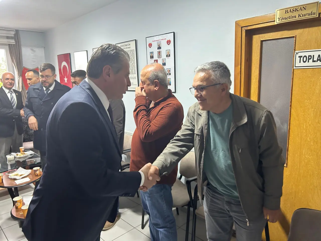 Karagöz Çorum’da Dernekleri Ziyaret Etti 3