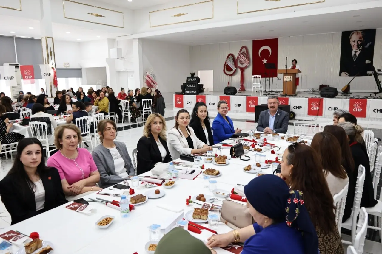 Köroğlu: “Kadın Olmak da Anne Olmak da Zor Zanaat” 6