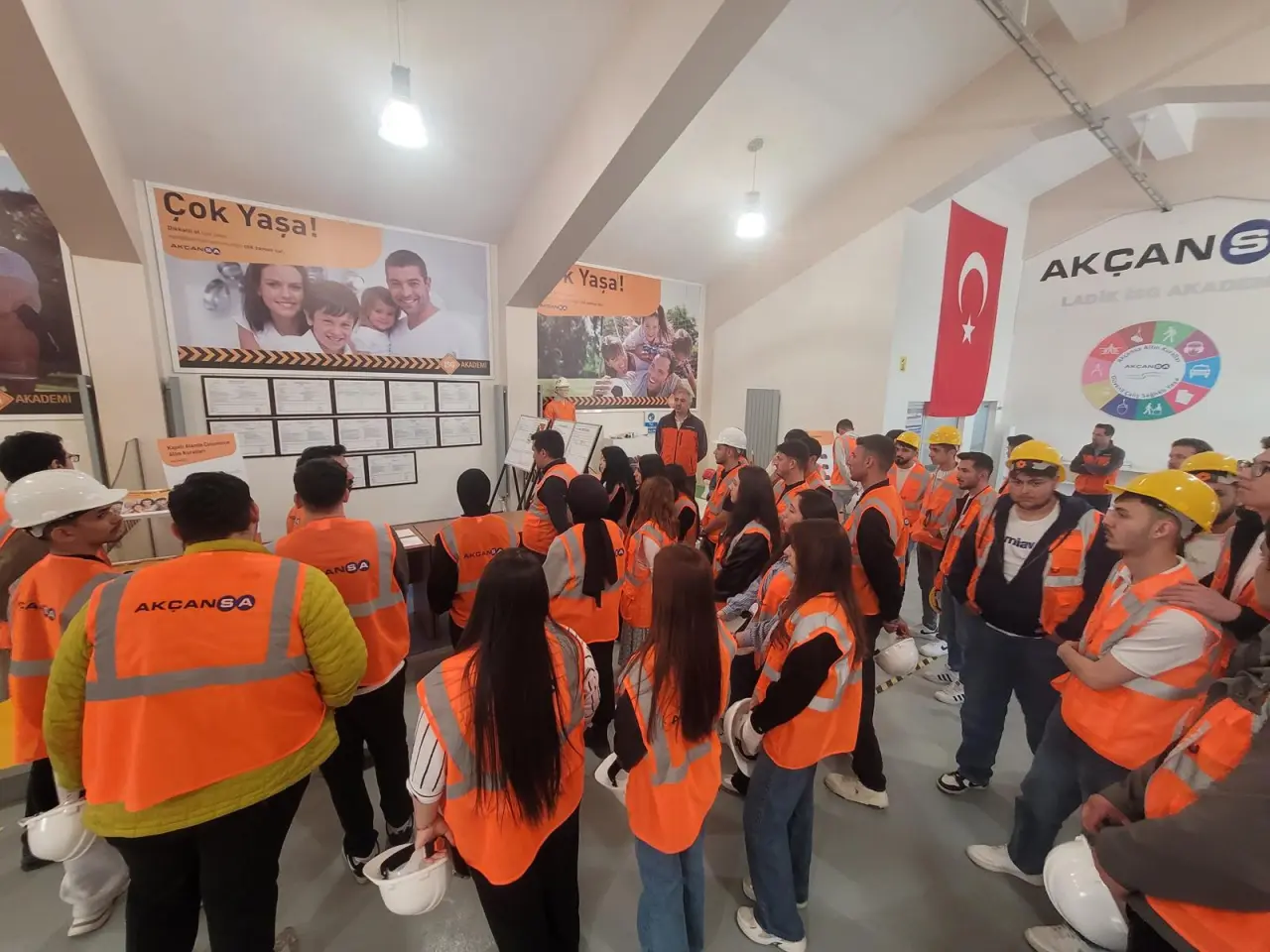 Merzifon MYO Öğrencileri Akçansa’da 2
