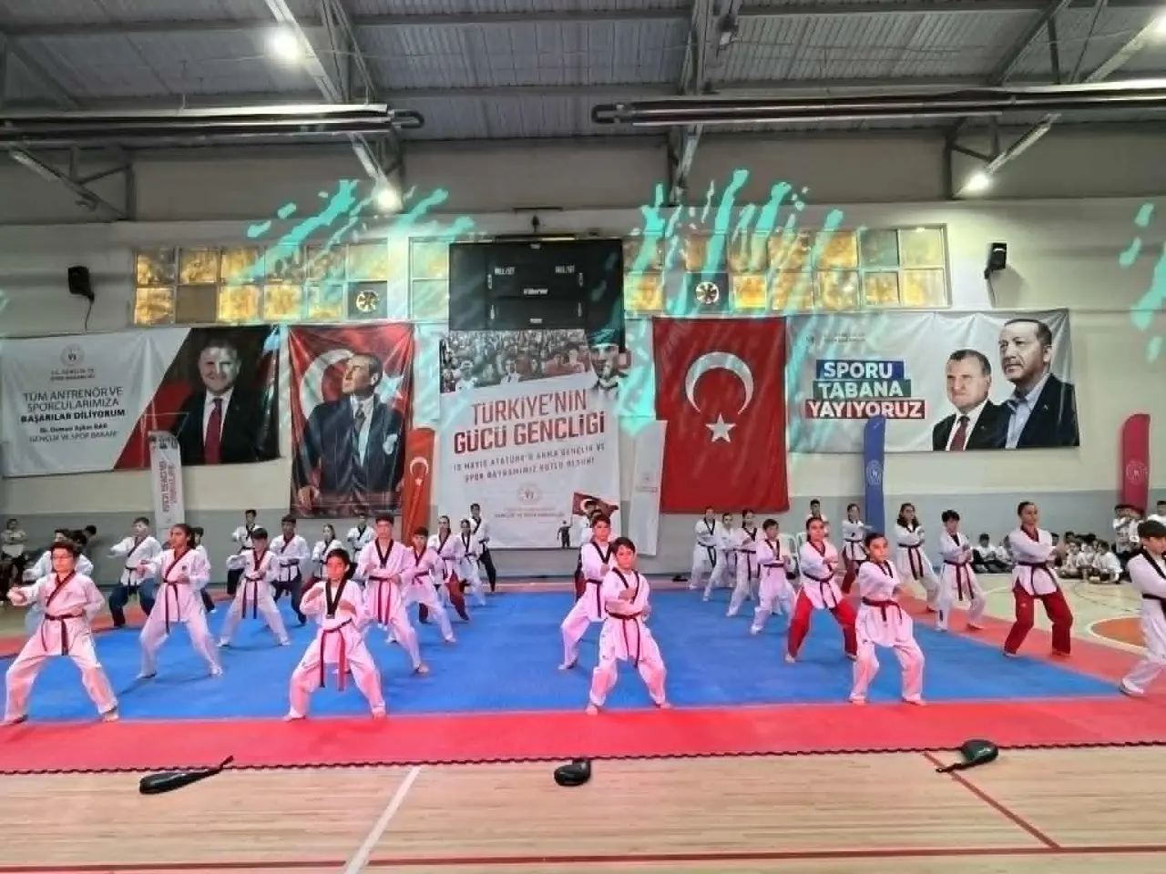 Merzifon’da 19 Mayıs Coşkusu Spor ve Gösterilerle Kutlandı 5
