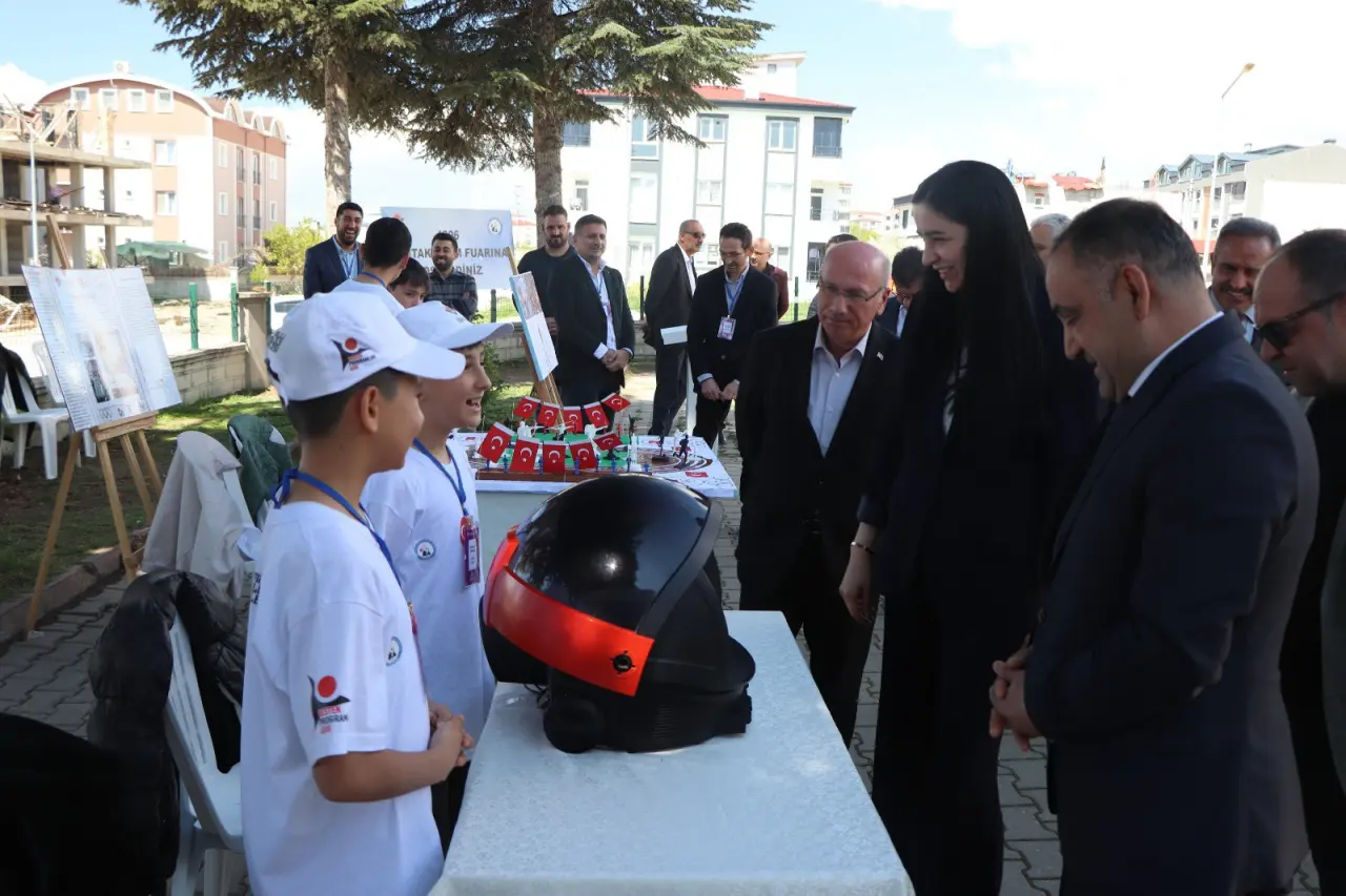 Merzifon’da Genç Beyinlerden Bilim Şovu 2