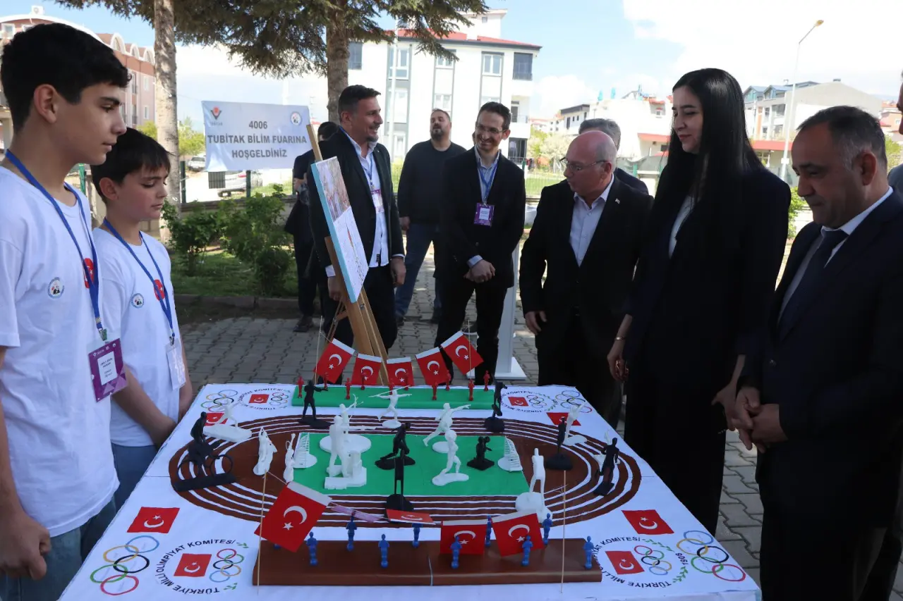 Merzifon’da Genç Beyinlerden Bilim Şovu 1