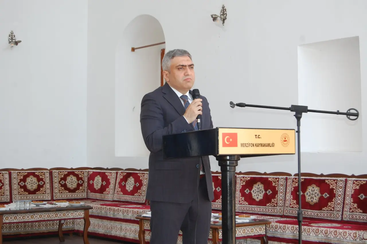 Merzifon’da protokol halkla bayramlaştı 5