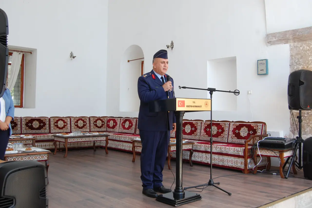 Merzifon’da protokol halkla bayramlaştı 3