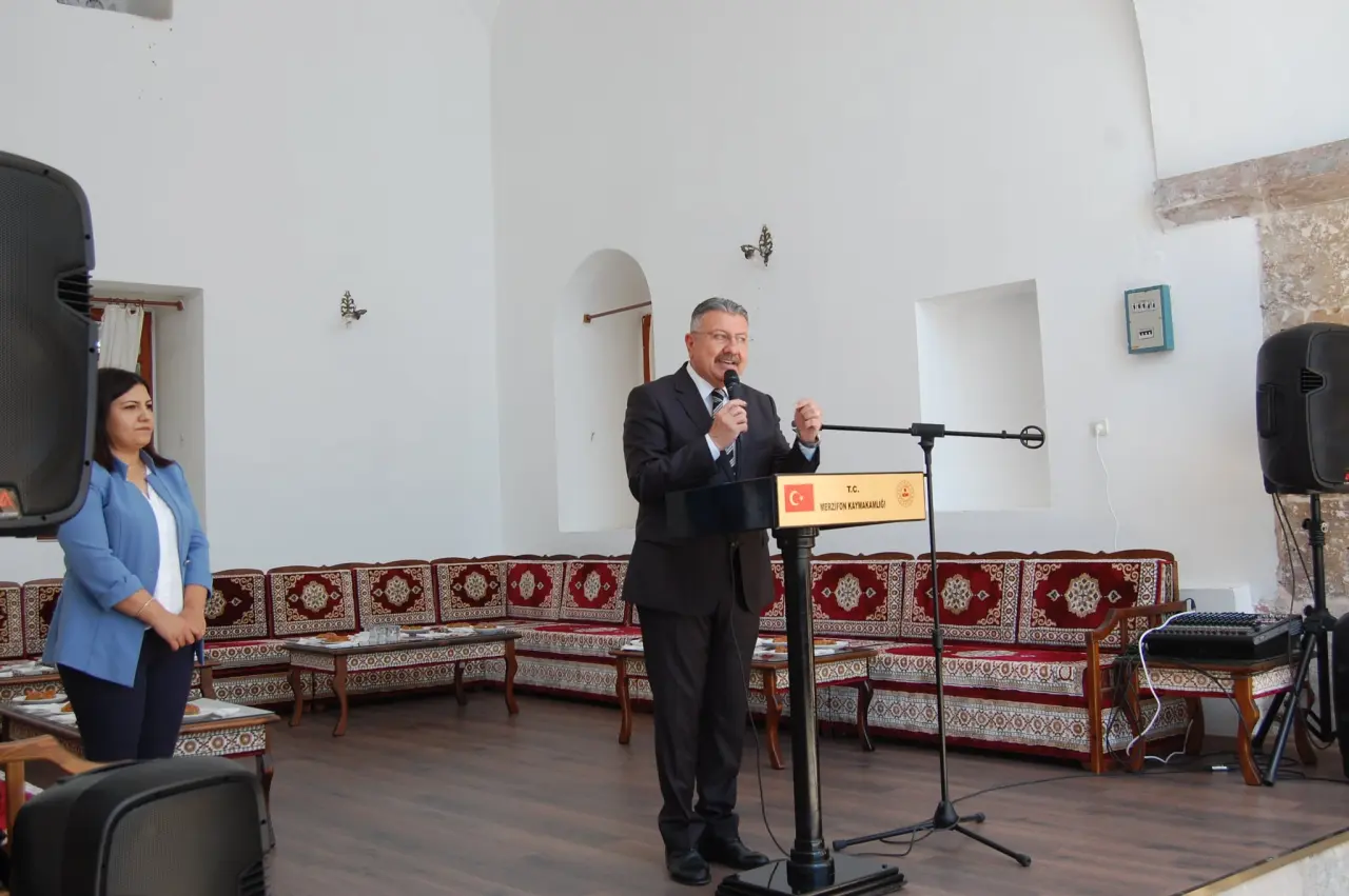 Merzifon’da protokol halkla bayramlaştı 2