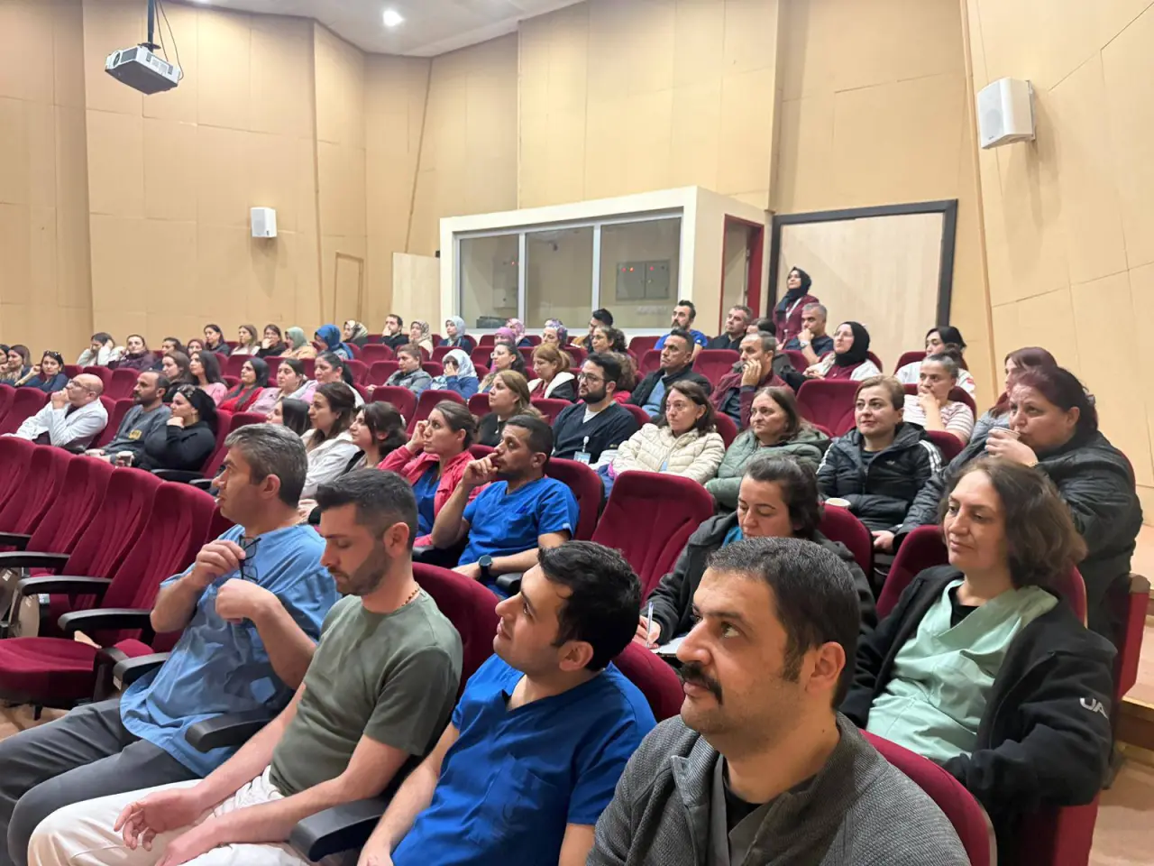 Merzifon’da Sağlık Çalışanlarına Hukuk Eğitimi Verildi 2