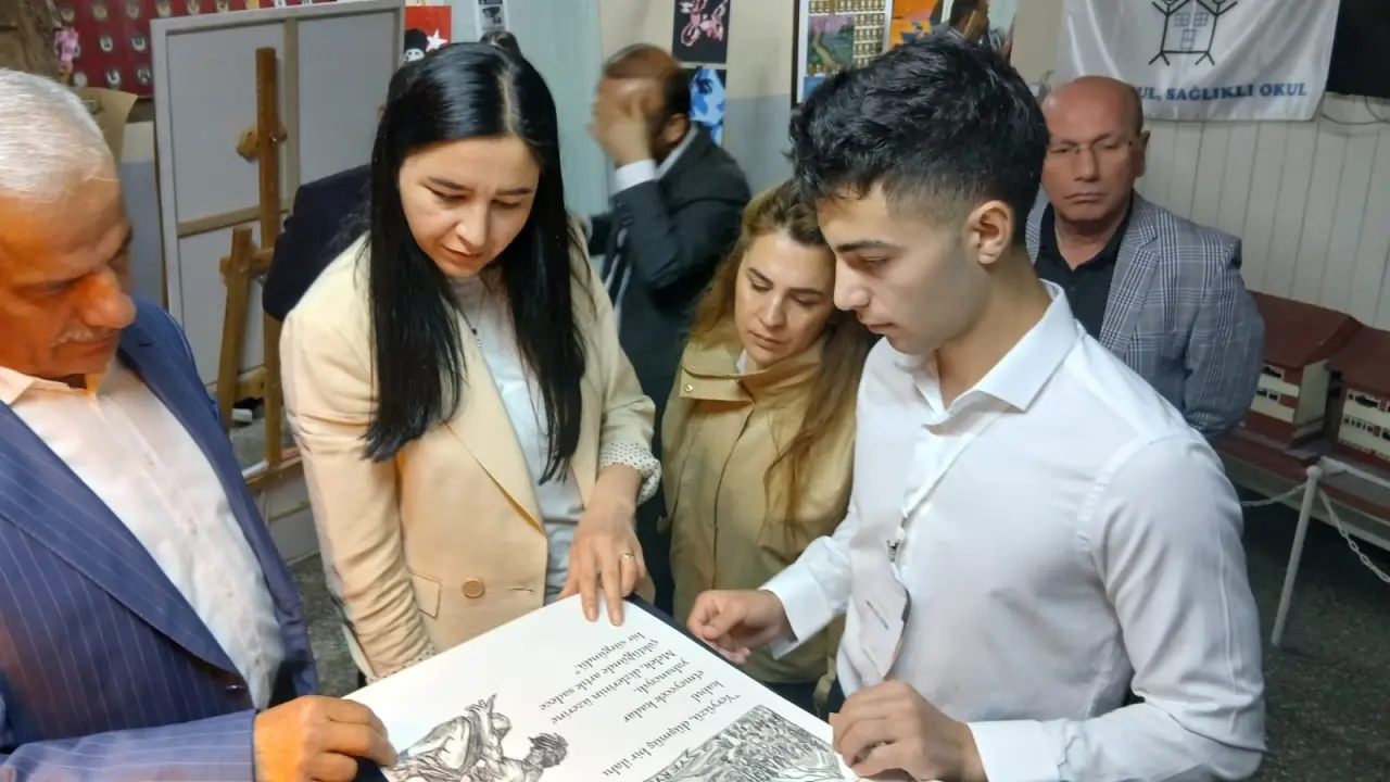 Merzifon’da Sanat Şöleni! Öğrencilerin Eserleri Tam Not Aldı 4
