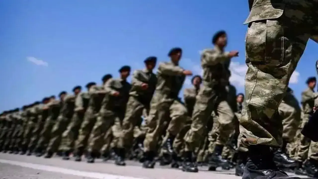 Rüyada Askeriye Görmek Ne Anlama Geliyor? Disiplin, Güç ve Büyük Değişim Mesajı mı? 1
