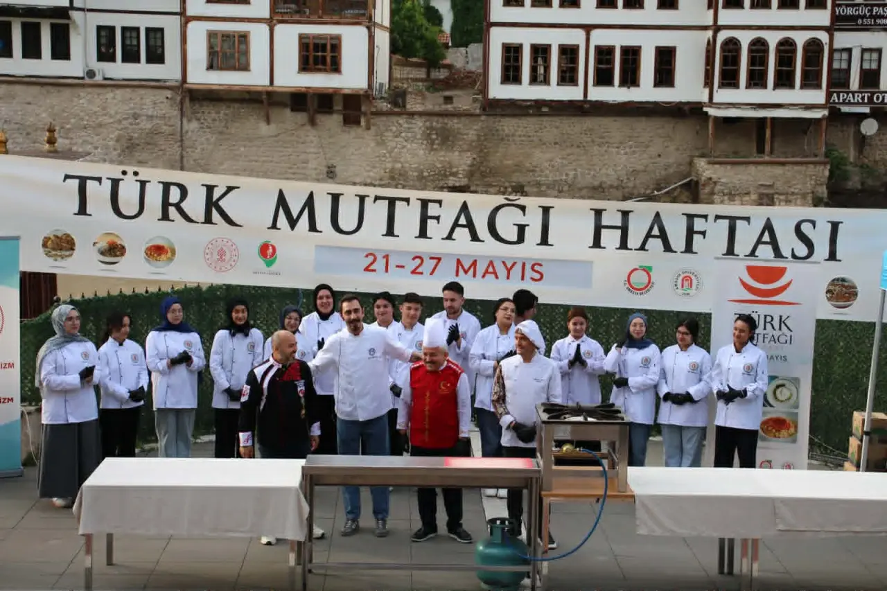 Şampiyon Şef Sezer Dirican, Türk Mutfağı Haftası için Amasya’da 1
