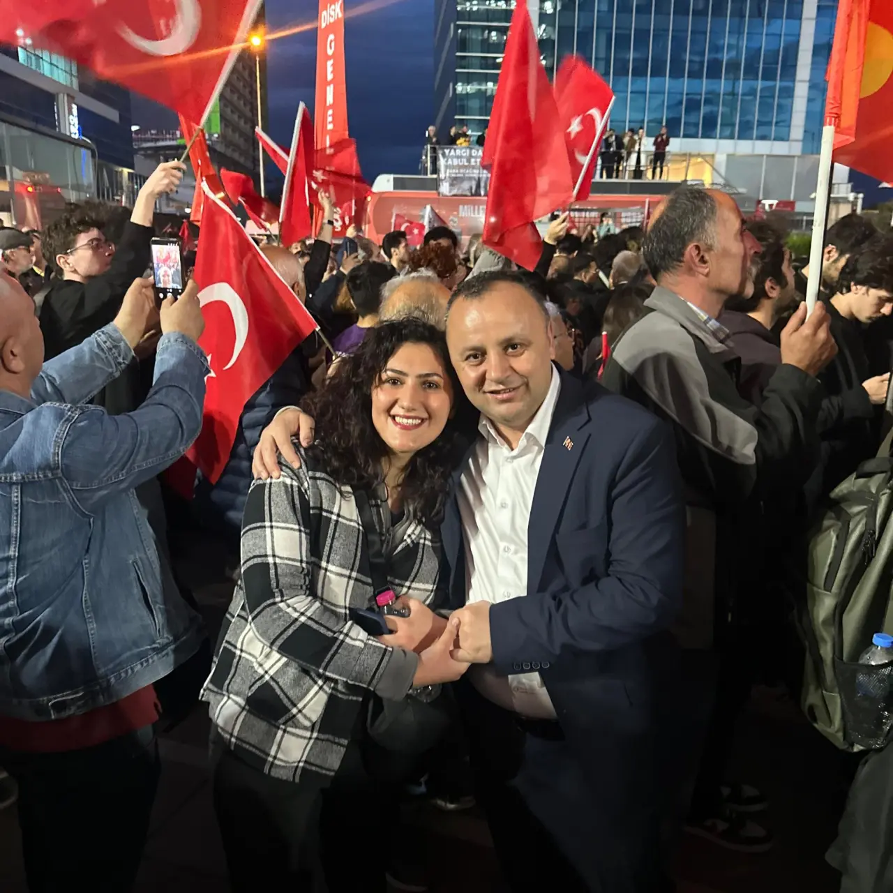 Sevindi’den Özel’e: Her Zaman Yanınızda Olacağız! 2