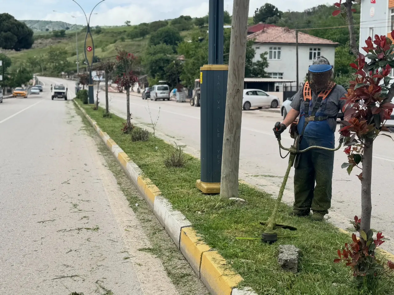 Taşova Belediyesi Bayram Öncesi Temizlik 1