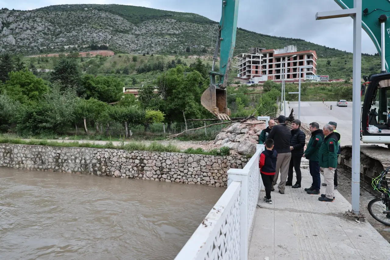 Vali Önder Bakan Sahada İnceleme Yaptı 1