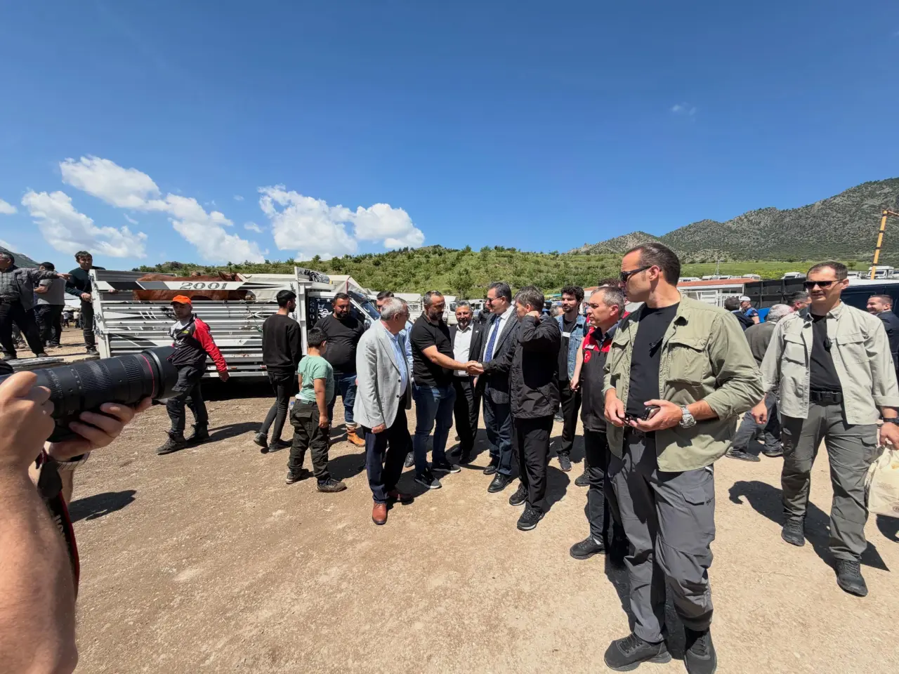 Ziyaret Belde'de Bayram Hareketliliği: Protokol Sahadaydı 2