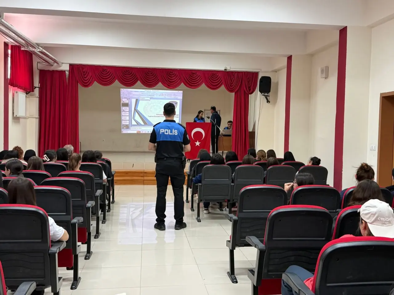 Amasya Polisi Liselerde 740 Öğrenciye Ulaştı 5