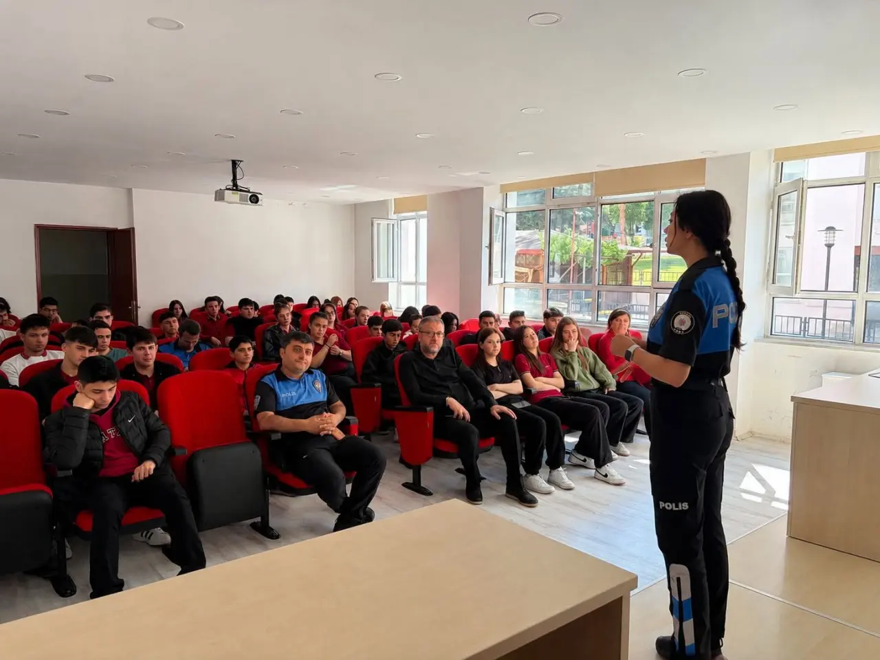 Amasya Polisi Liselerde 740 Öğrenciye Ulaştı 1