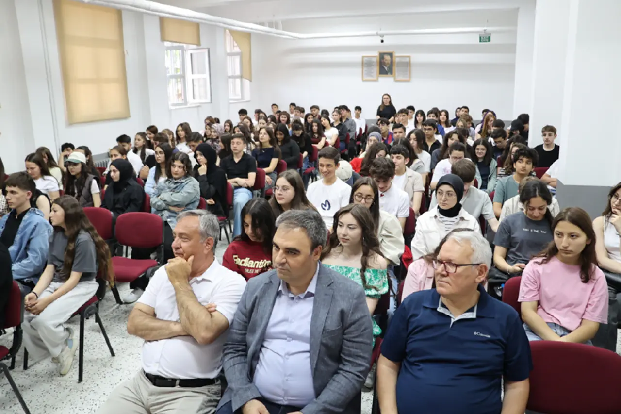 Amasya Üniversitesi Gençleri Geleceğe Hazırlıyor 3