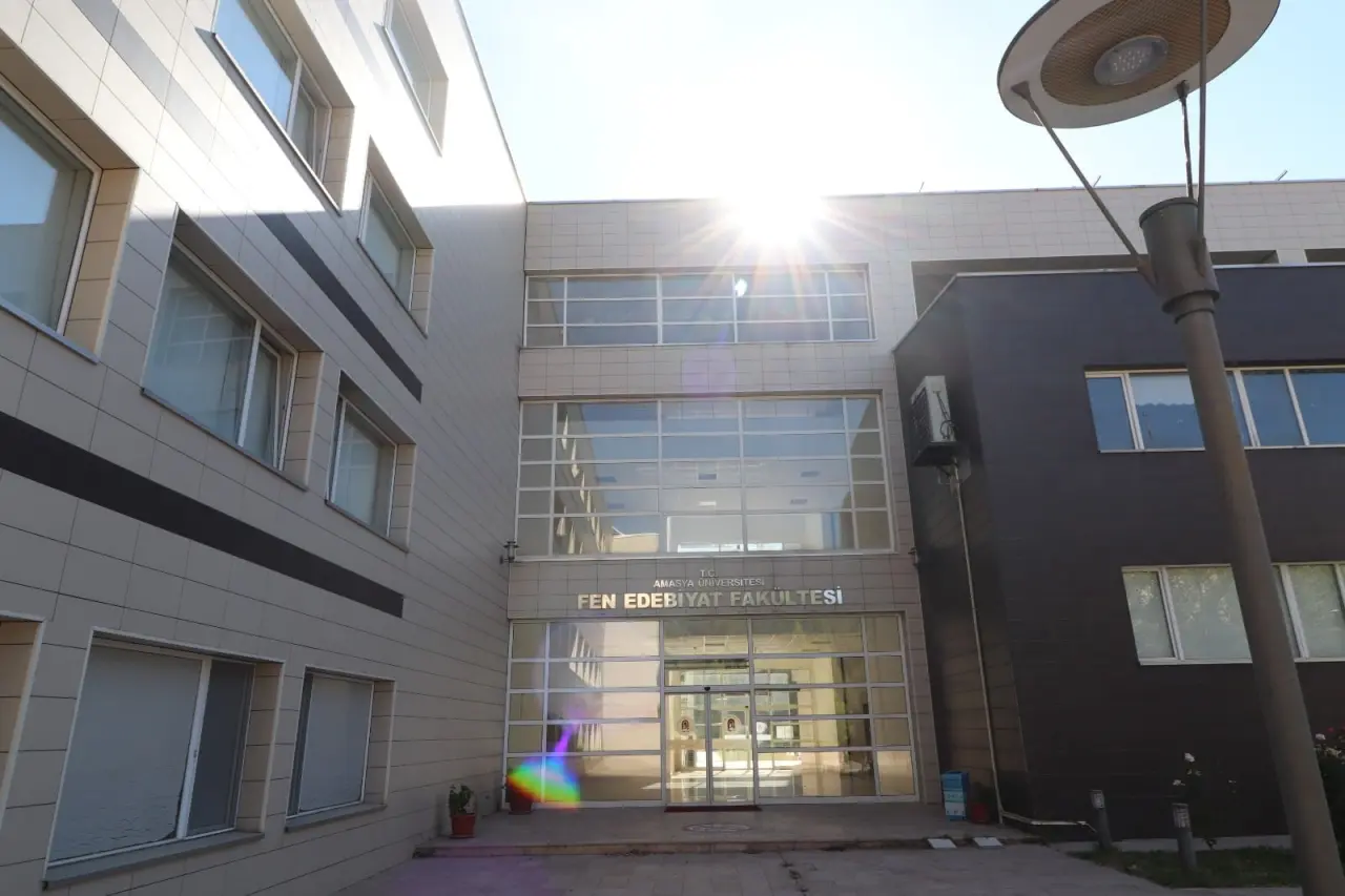 Amasya Üniversitesi’nde Flaş Karar! Fen Edebiyat Fakültesi Kapatıldı 2