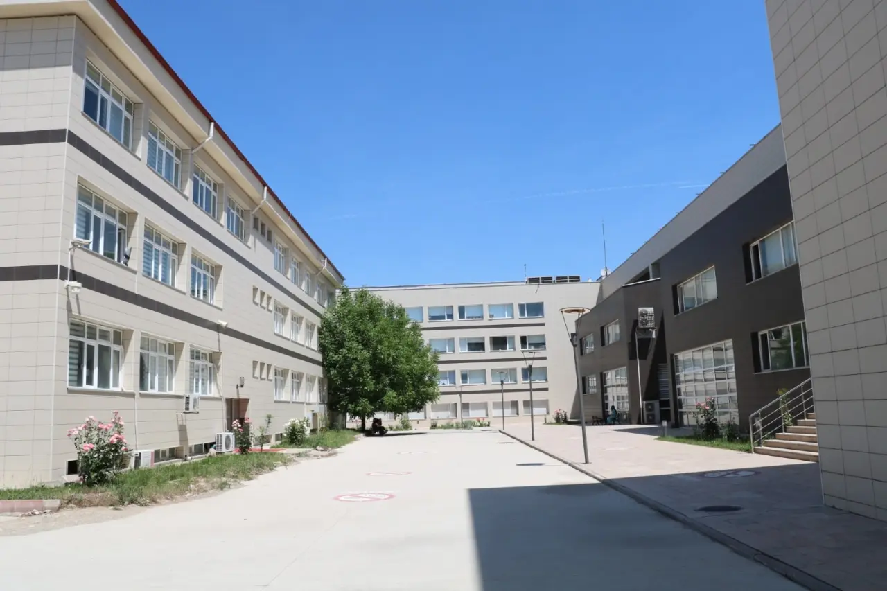 Amasya Üniversitesi’nde Flaş Karar! Fen Edebiyat Fakültesi Kapatıldı 1