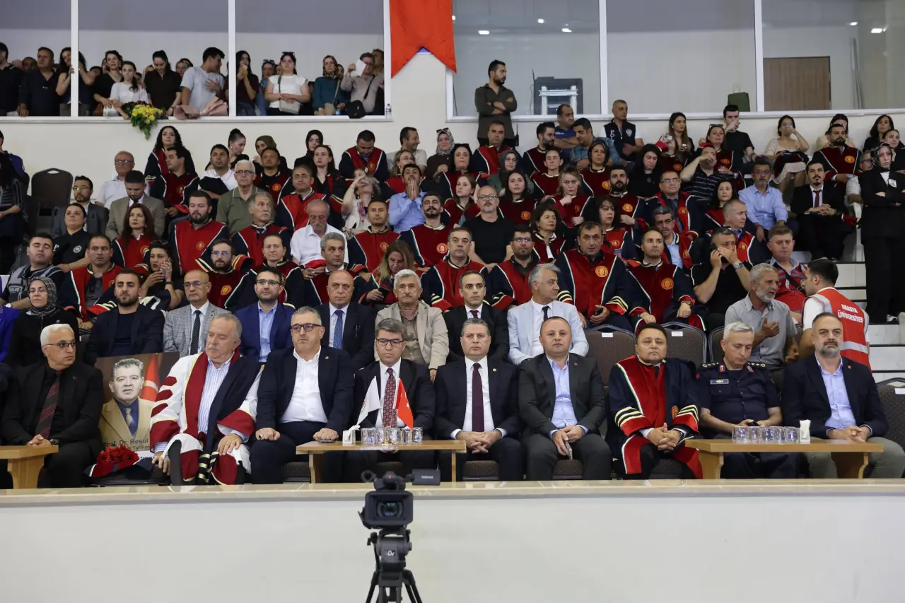 Amasya Üniversitesi’nde Mezuniyet Gözyaşlarıyla Başladı 6