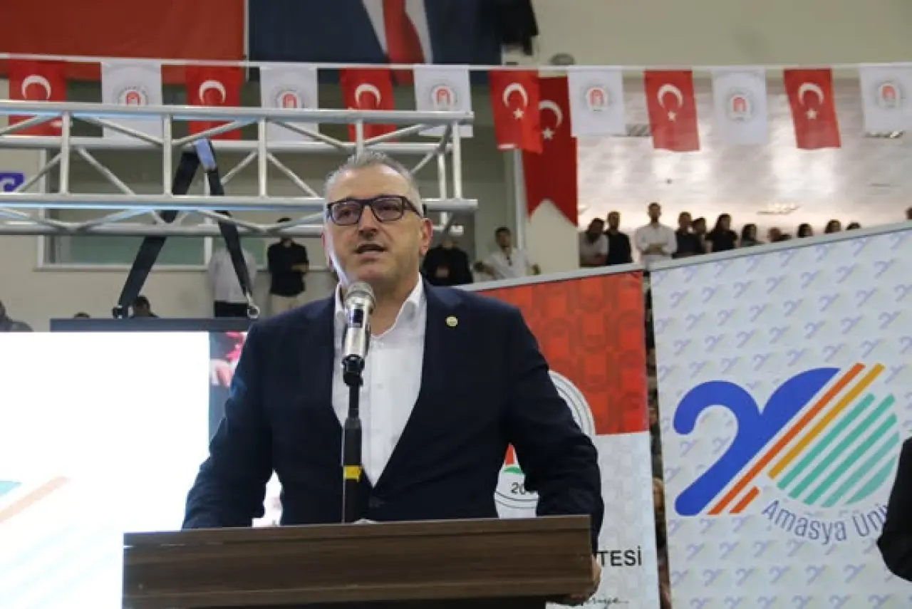 Amasya Üniversitesi’nde Mezuniyet Gözyaşlarıyla Başladı 4