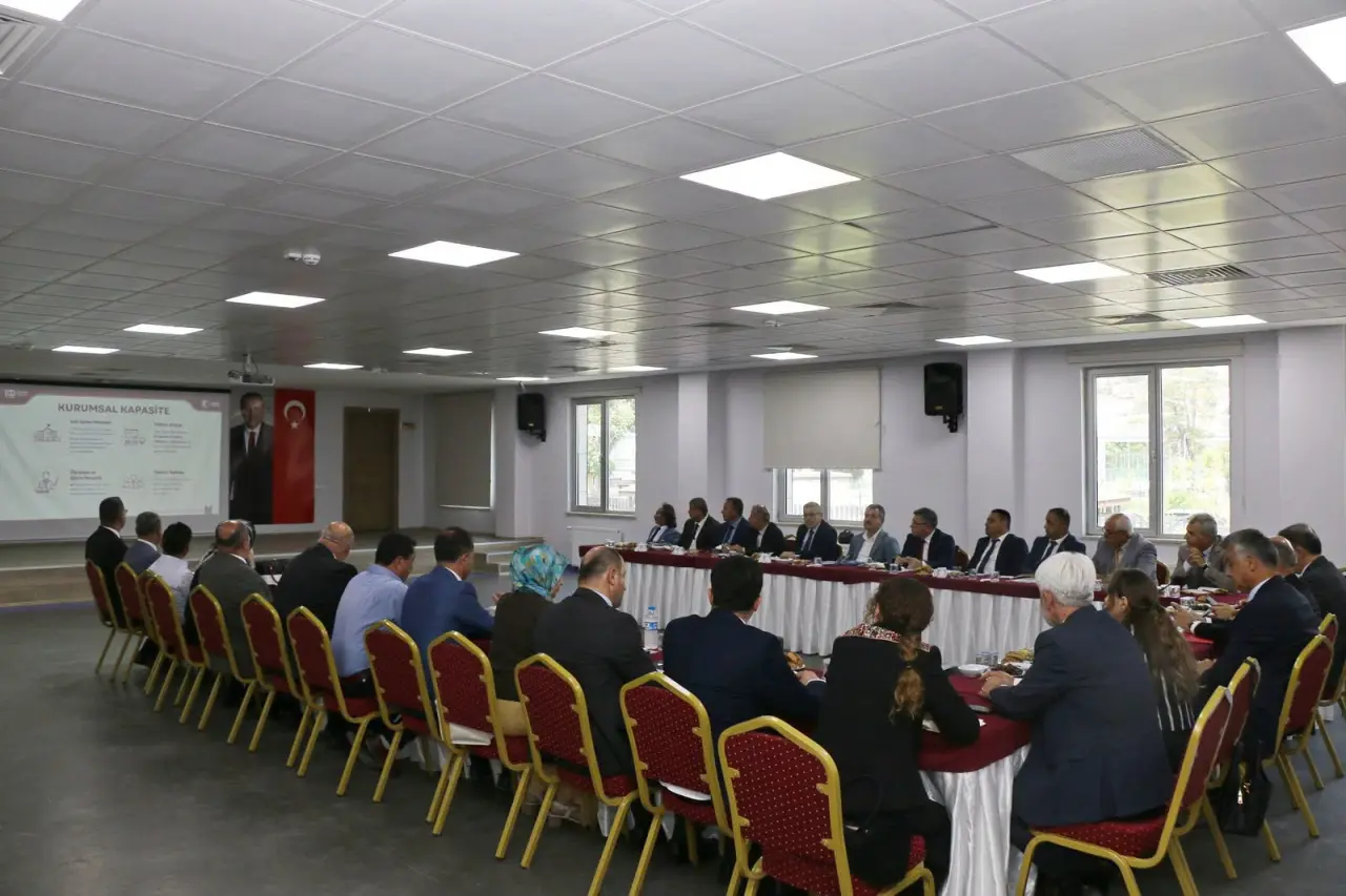Amasya’da Eğitim Değerlendirme Toplantısı Gerçekleştirildi! 4