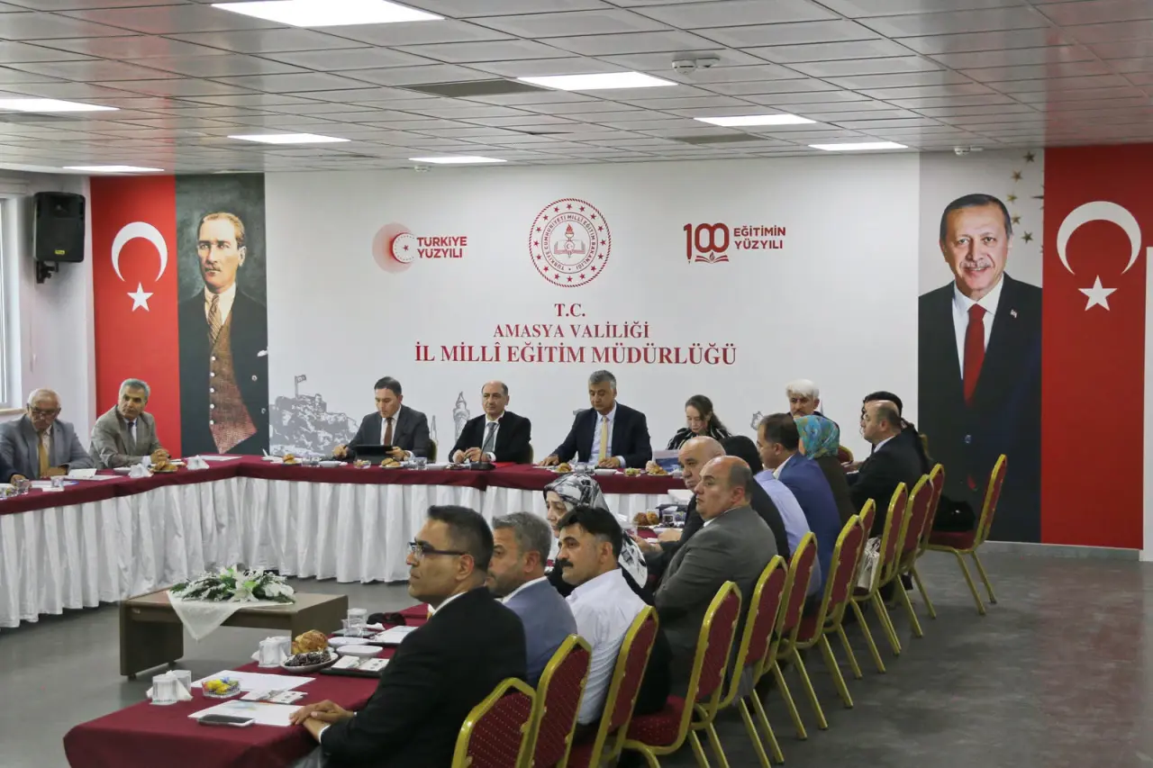 Amasya’da Eğitim Değerlendirme Toplantısı Gerçekleştirildi! 1
