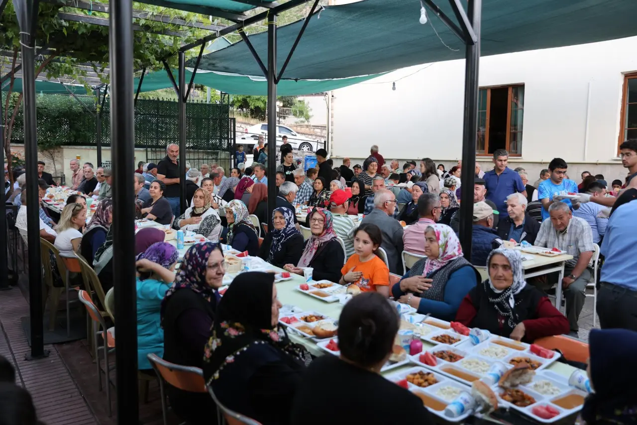 Amasya’da Muharrem Lokması Paylaşıldı 5