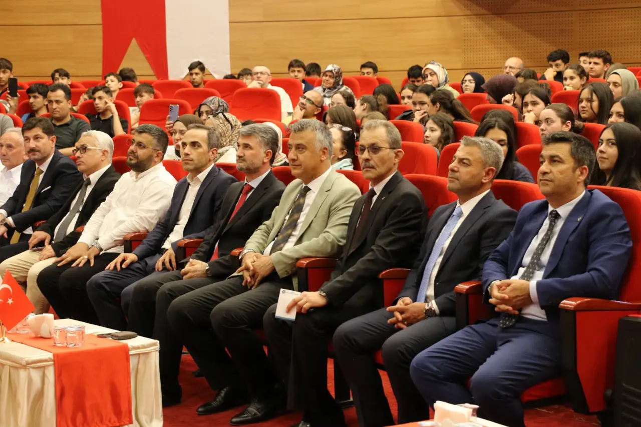 Amasya’da “Vakti Kuşanmak” Sergisi Açıldı 2