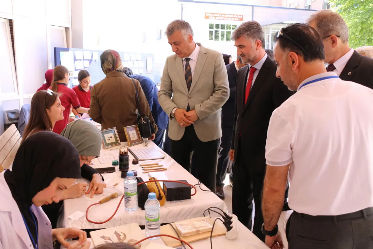 Amasya’da “Vakti Kuşanmak” Sergisi Açıldı 6