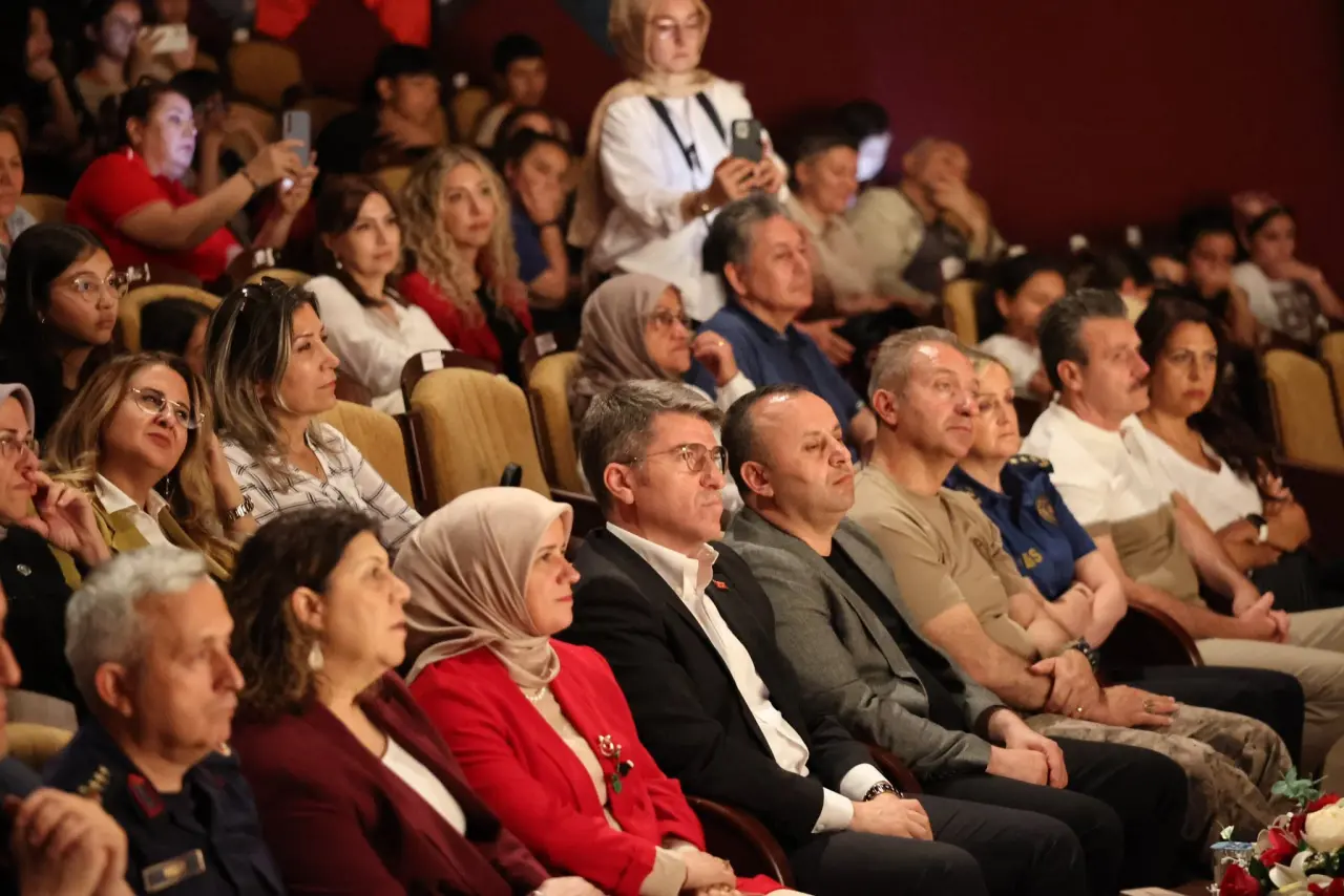 Amasyalı Kadınların Milli Mücadeledeki Kahramanlığı Sahneye Taşındı 1