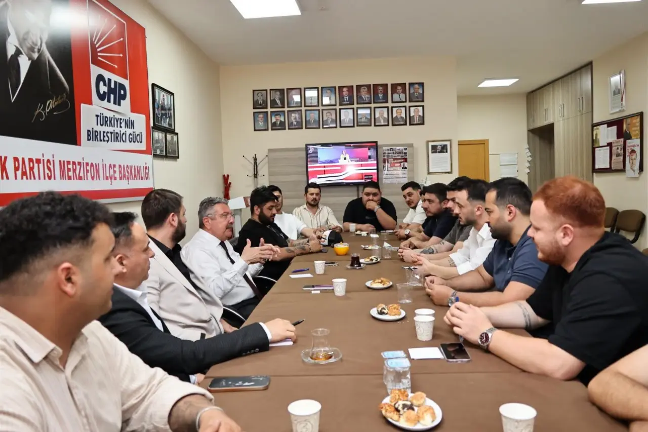 Başkan Kargı Gençlerle Buluştu, Geleceğin Türkiye’sini Konuştu 2