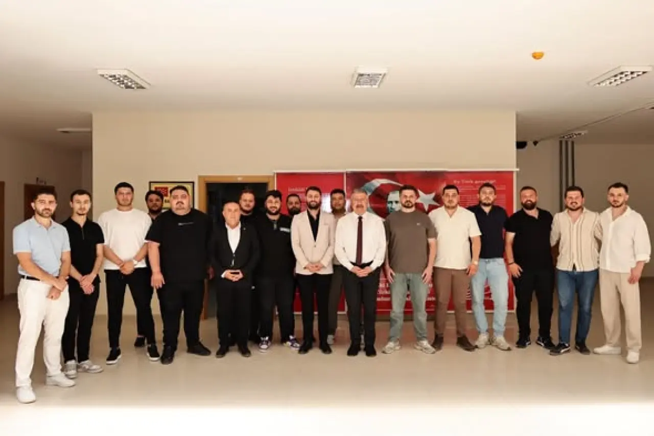 Başkan Kargı Gençlerle Buluştu, Geleceğin Türkiye’sini Konuştu 1